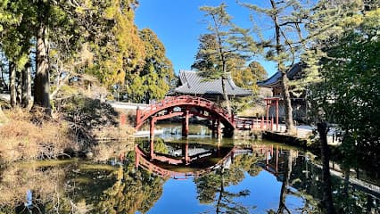 連間の池と連珠橋